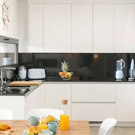 Consolacao & Supertubos - House Ii アパート