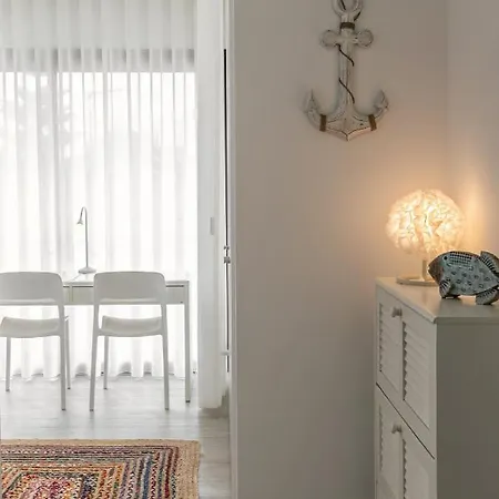 アパート Consolacao & Supertubos - House Ii アトウギア・ダ・バレイア